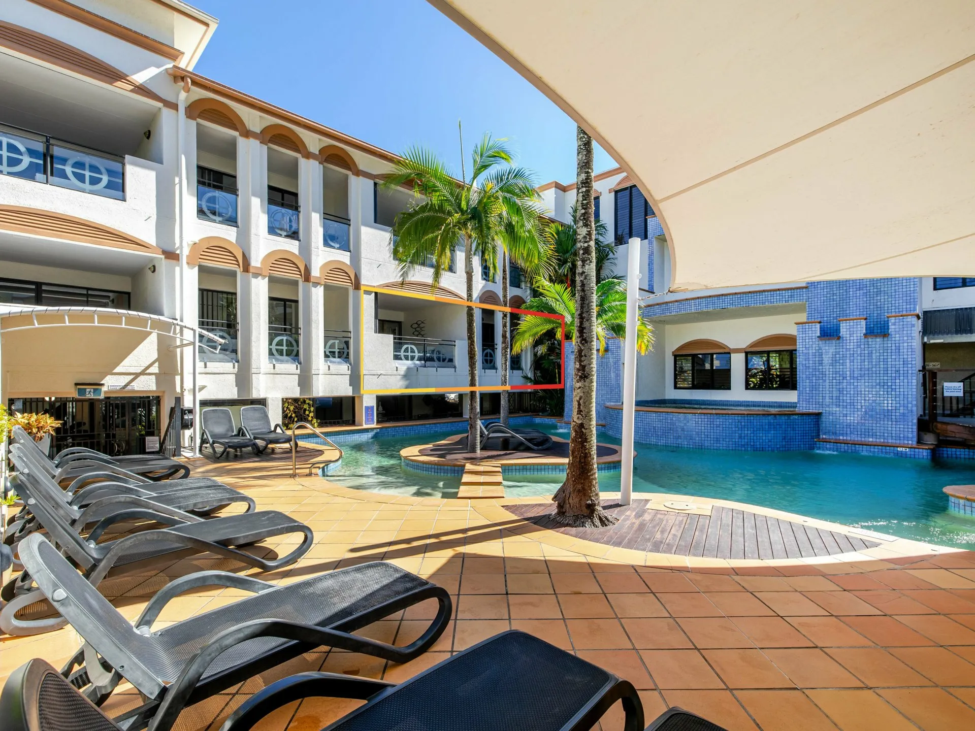 Coastal day plan beside a seaside resort promenade